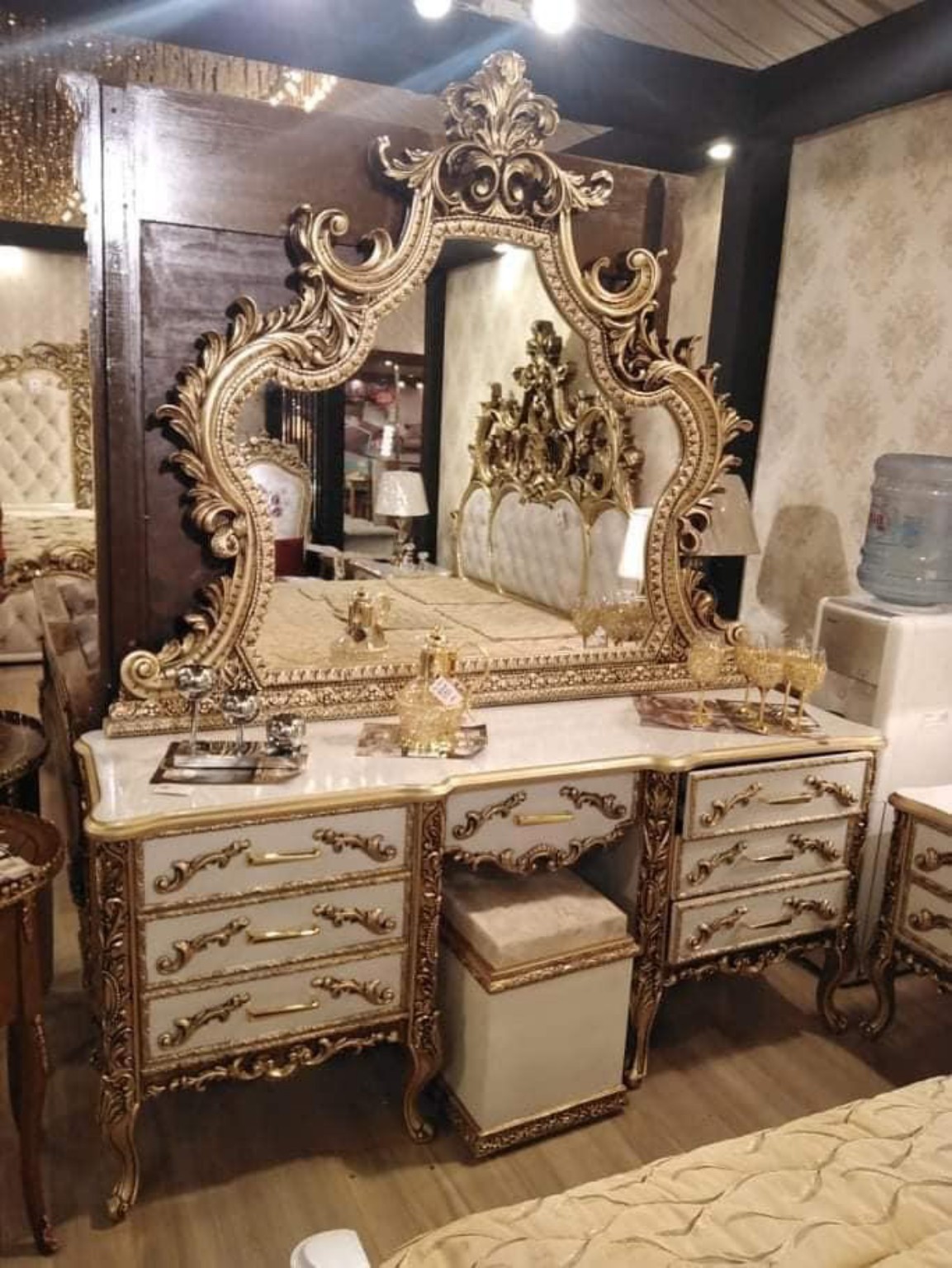 Elegant Classic Vanity Dresser in Peshawar