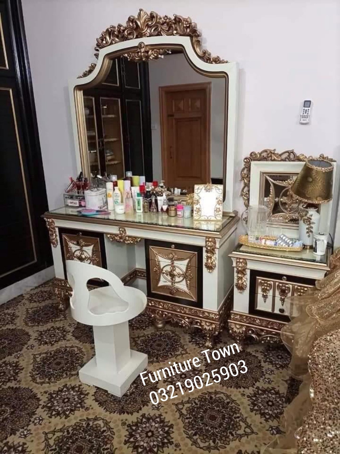 Royal Carved Vanity Dressing Table in Peshawar